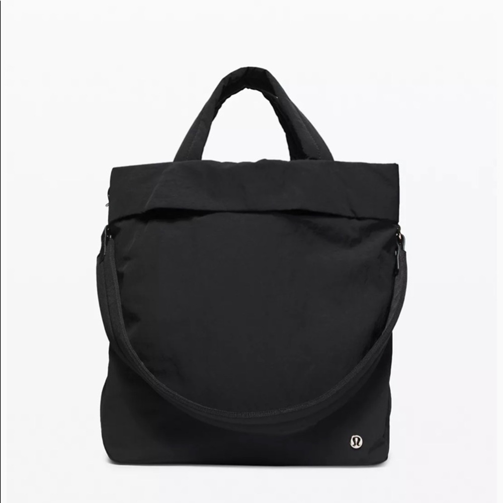 Black Lululemon On My Level Bag with graphite accents